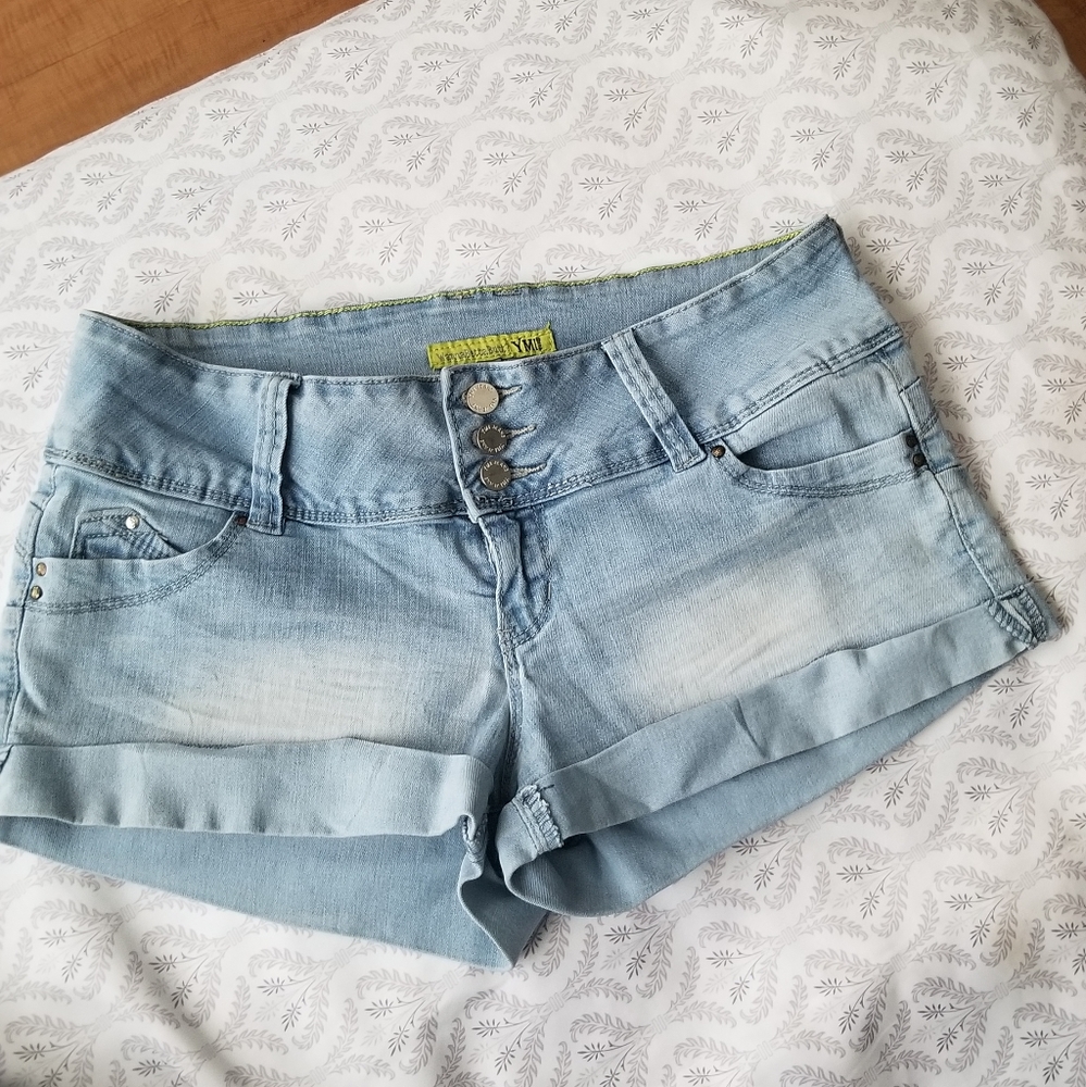 Wanna Betta Butt YMI Shorts sz 9